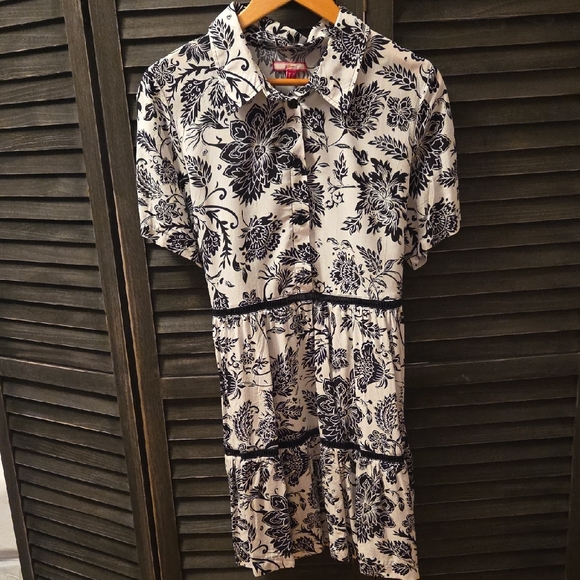Joe Browns Dresses & Skirts - Joe Browns Black and White Floral Mini Shirt Dress